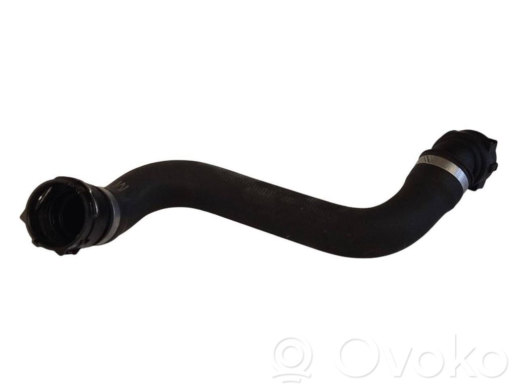 Caurulīte (-es) / šļūtene (-es)