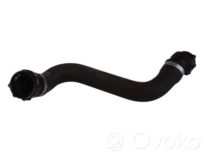 Caurulīte (-es) / šļūtene (-es)