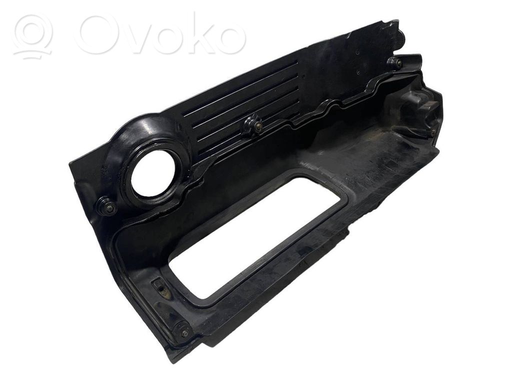 Крышка двигателя (декоративная отделка)