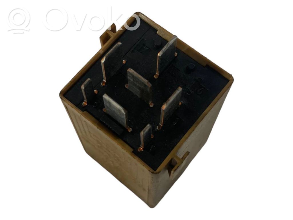 Logu tīrītāju relejs