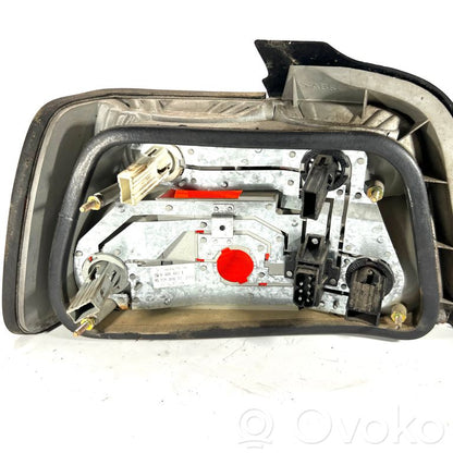 Aizmugurējais lukturis virsbūvē