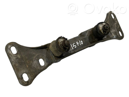 Transmission mounting bracket