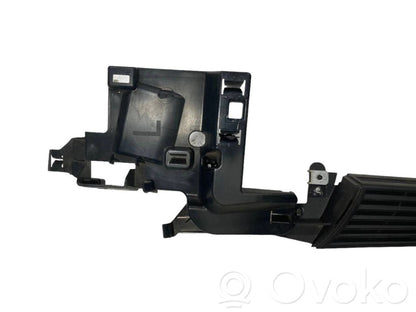 Side decorative trim panel