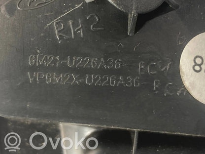 Priekšpusē durvju roktura vāciņš