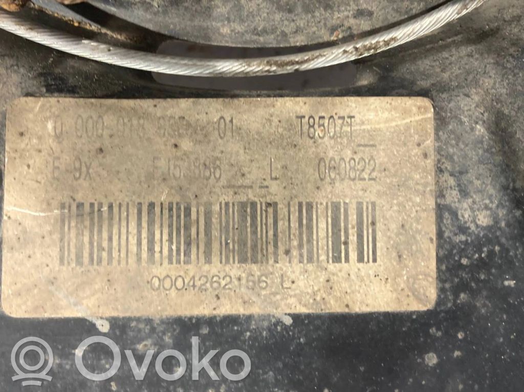 Aizmugurē riteņa rumbas vārpstas šarnīrs (stupica, capfa)