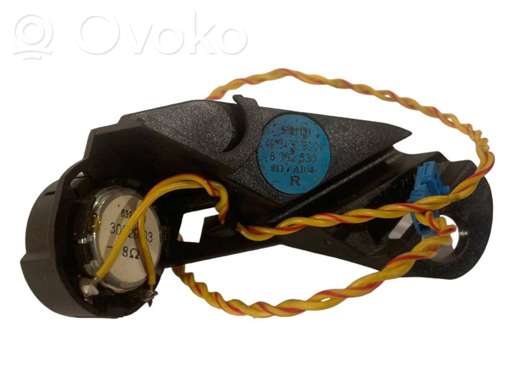 Динамик(и) в передней двери