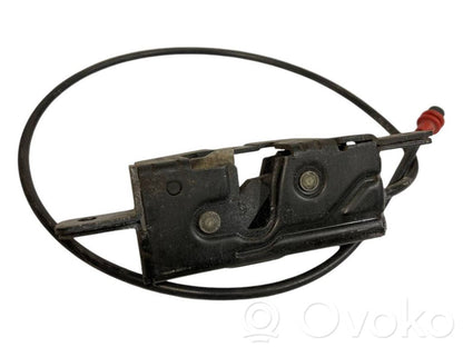 Aizmugurējā pārsega slēdzene