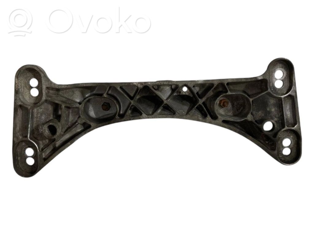 Transmission mounting bracket