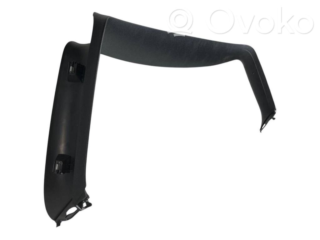 Augšējā dekoratīvā apdare (pie loga)