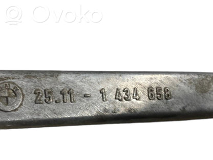 Switching mechanism (sliding mechanism)