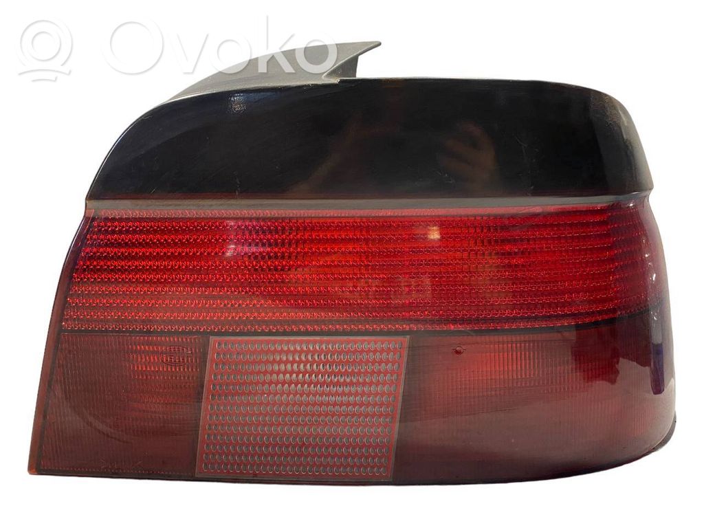 Aizmugurējo lukturu komplekts