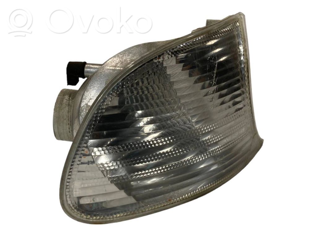 Priekšējais pagrieziena lukturis