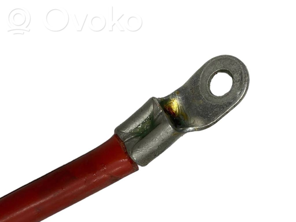 Положительный провод (аккумулятор)