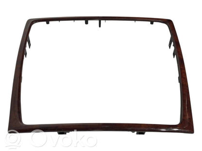 Radiouztvērēja / navigācija dekoratīvā apdare