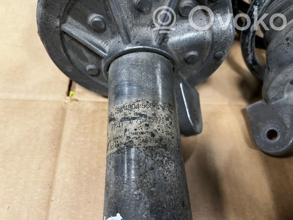 Priekšpusē amortizators