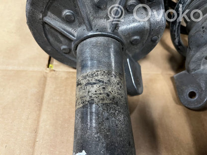 Priekšpusē amortizators