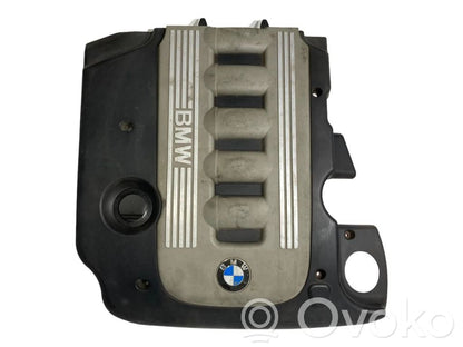 Dzinēja pārsegs (dekoratīva apdare)