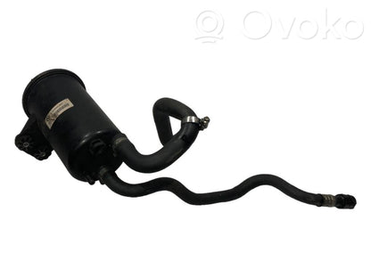 Stūres pastiprinātāja šķidruma tvertne