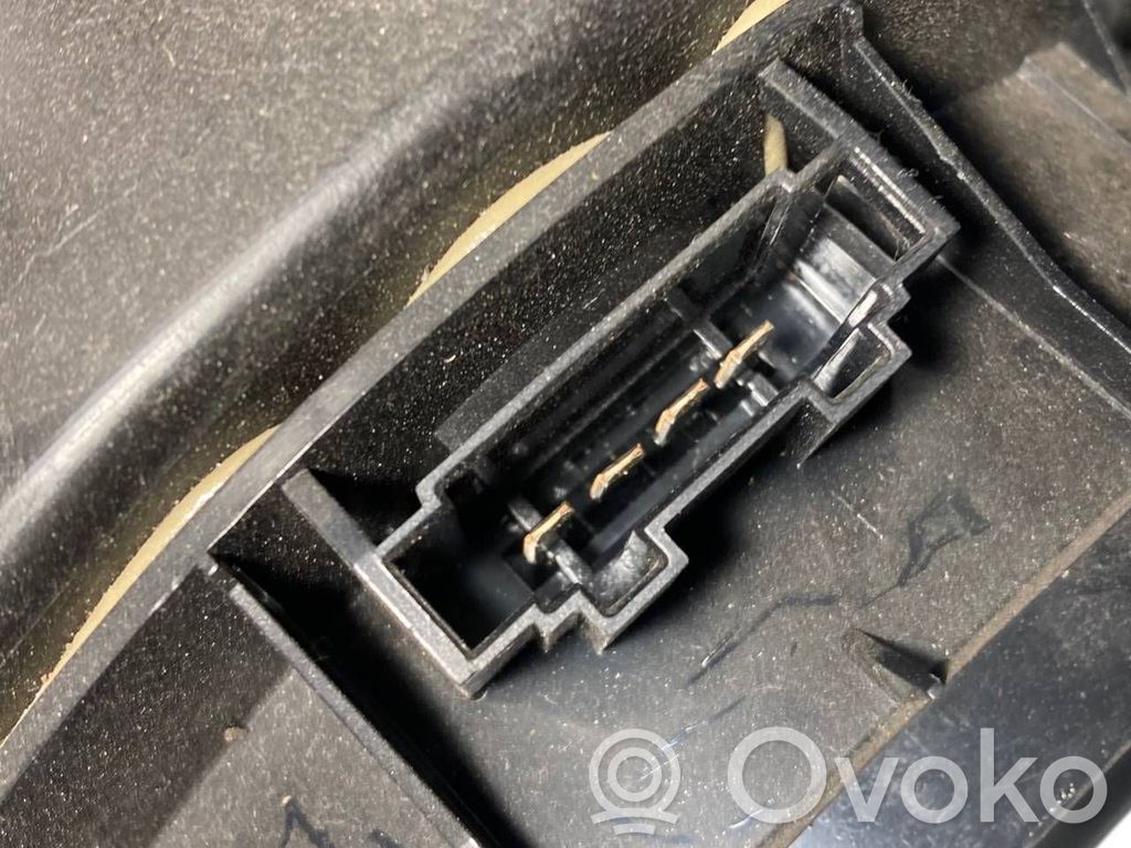 Priekšpusē elektriskā loga pacelšanas mehānisma komplekts