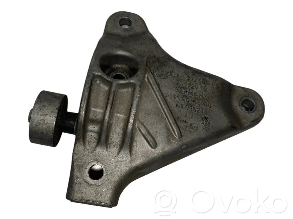 Dzinēja nostiprināšanas stiprinājums-kronšteins