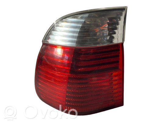 Aizmugurējais lukturis virsbūvē