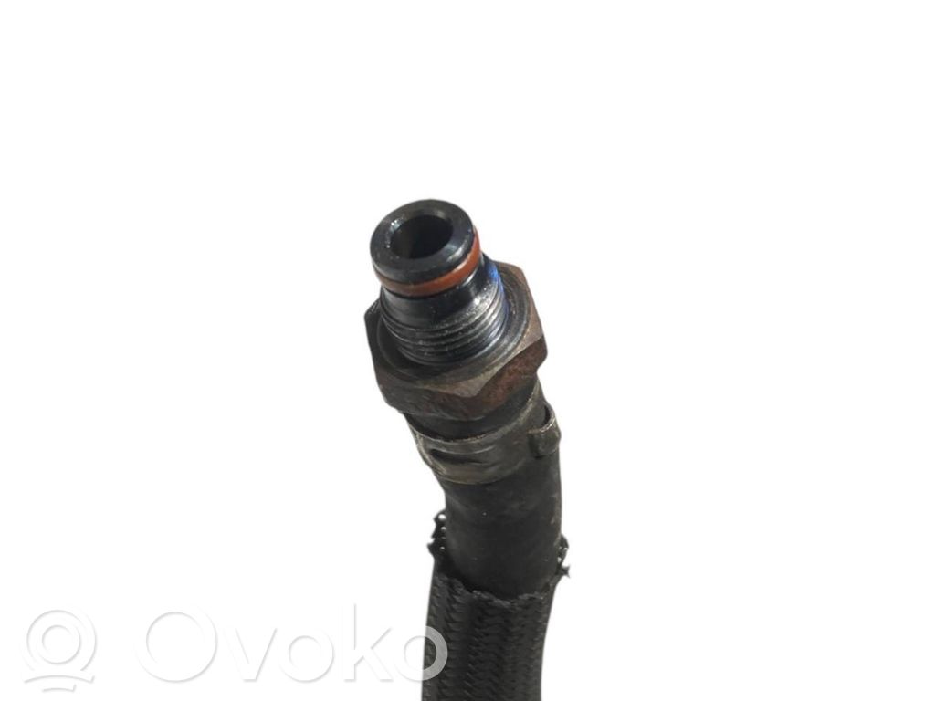 Degvielas caurulīte (-es)