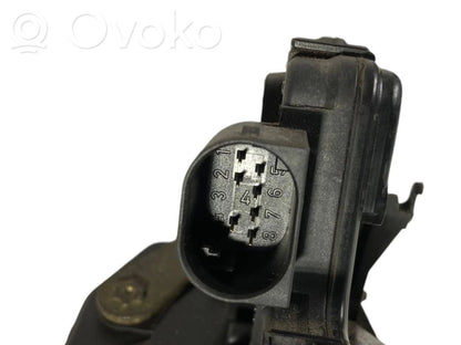 Aizmugurē slēdzene