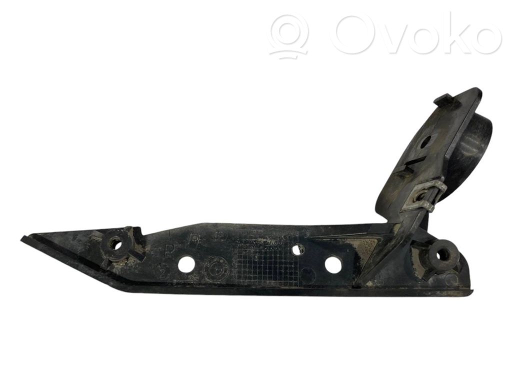 Priekšpusē bampera turētājs