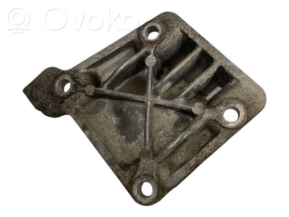 Engine mounting bracket