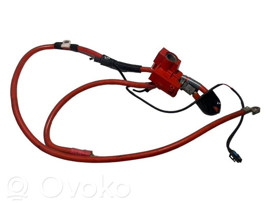 Положительный провод (аккумулятор)