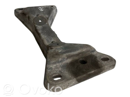 Pārnesumkārbas stiprinājuma kronšteins