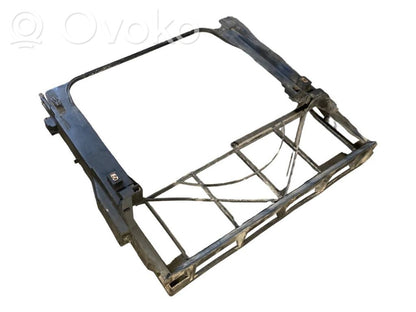 Radiatora (-u) turētājs / kronšteins