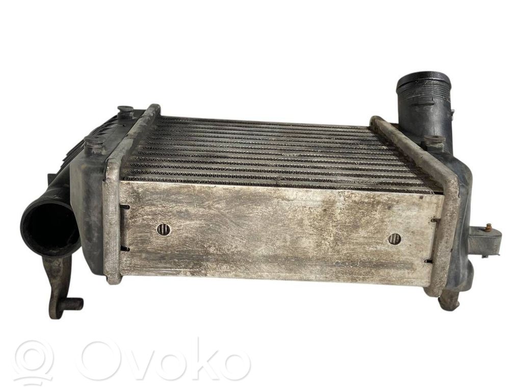 Starpdzesētāja radiators