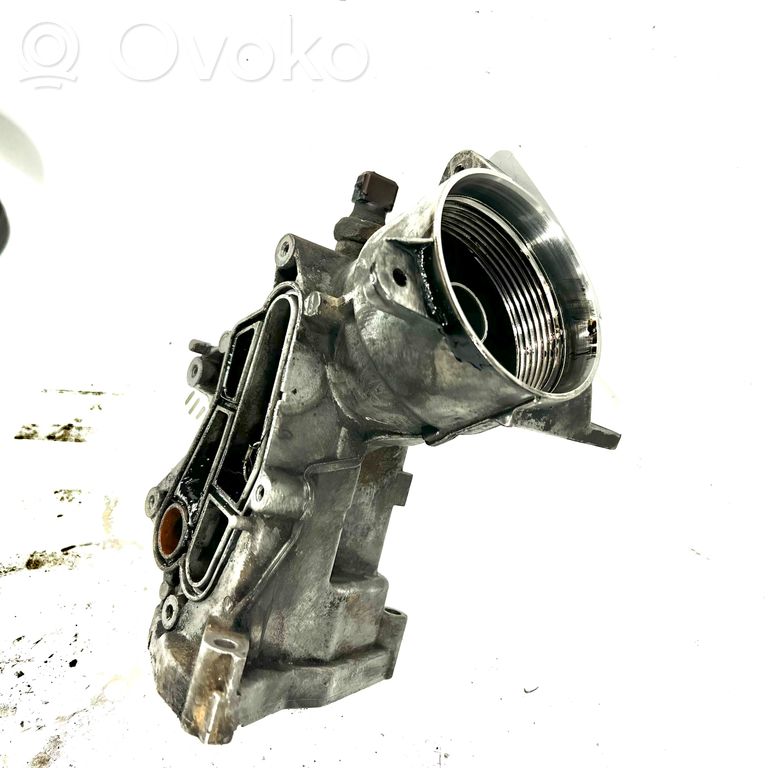 Eļļas filtra turētājs / dzesētājs