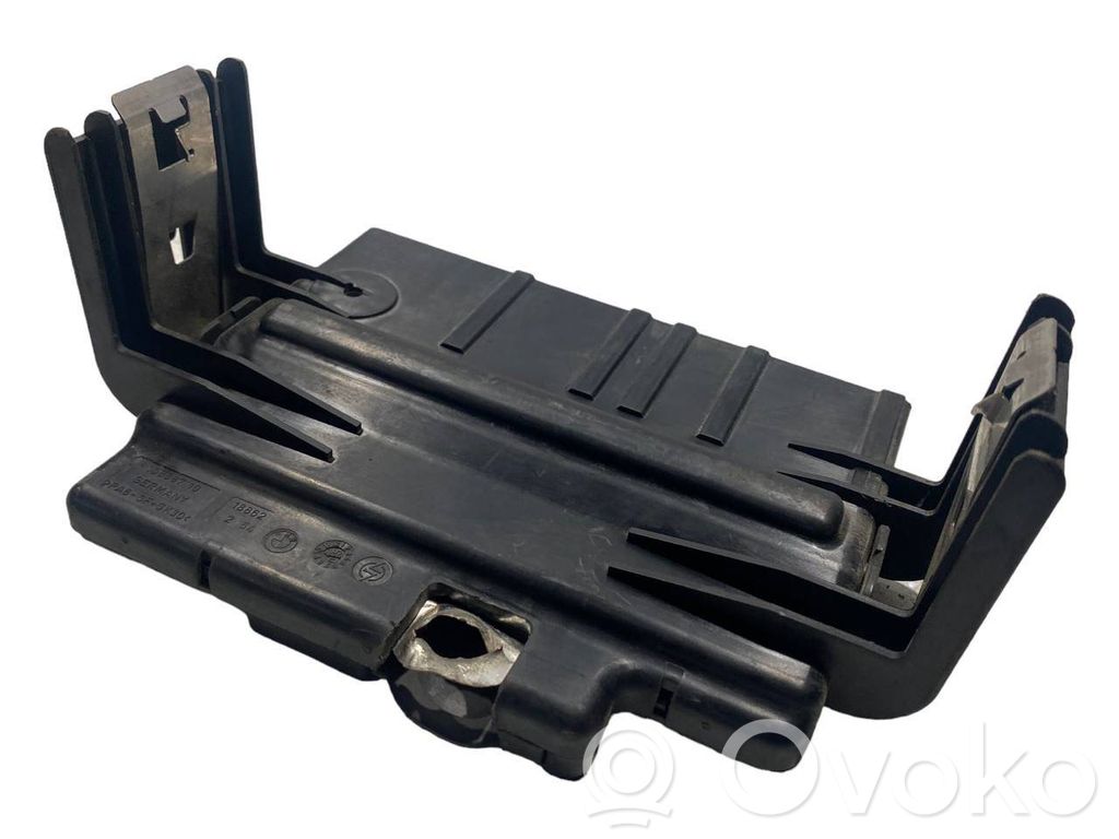 Positive wire connection assembly