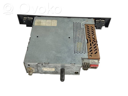 Radio / CD/DVD atskaņotājs / navigācija