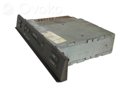 Radio / CD/DVD atskaņotājs / navigācija