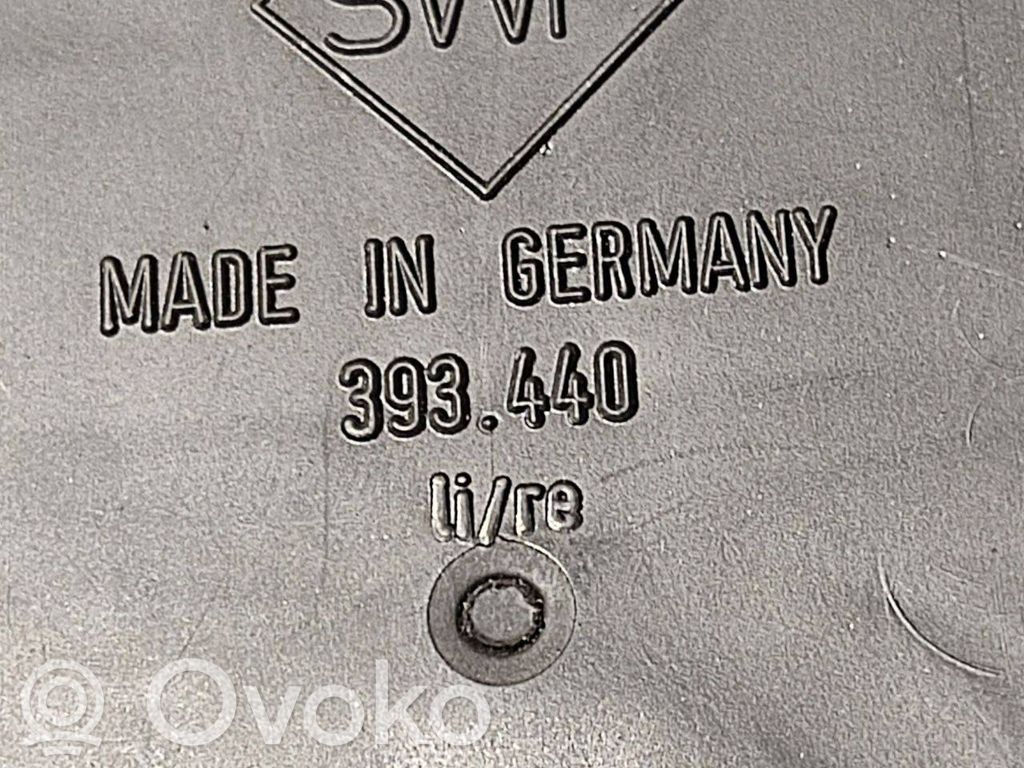 Aizmugurējais lukturis virsbūvē