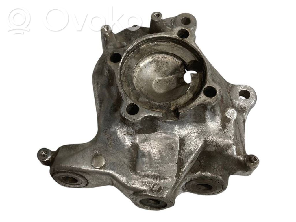 Priekšējā riteņa rumbas vārpstas šarnīrs (stupica, capfa)