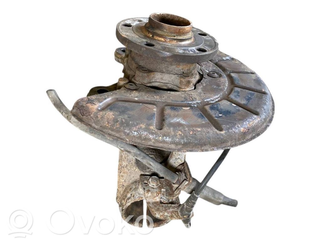 Priekšējā riteņa rumbas vārpstas šarnīrs (stupica, capfa)