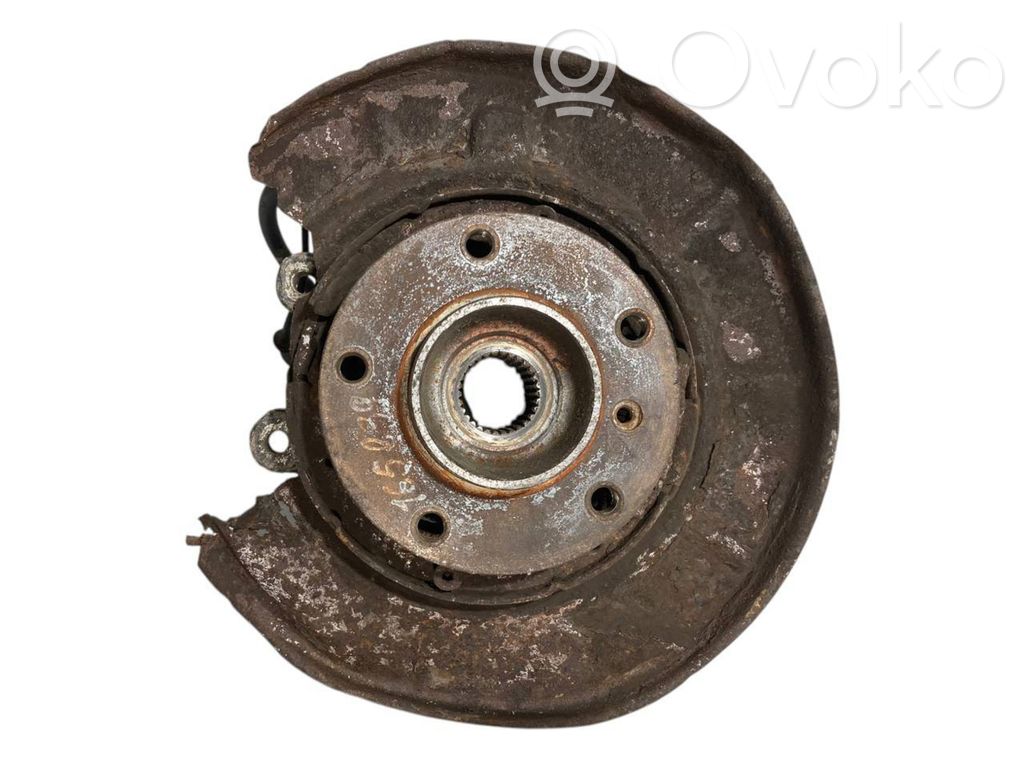 Aizmugurē riteņa rumbas vārpstas šarnīrs (stupica, capfa)