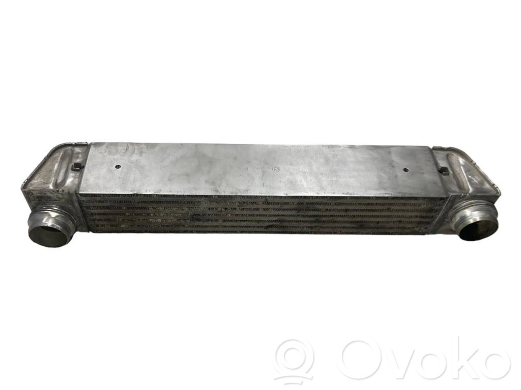 Starpdzesētāja radiators
