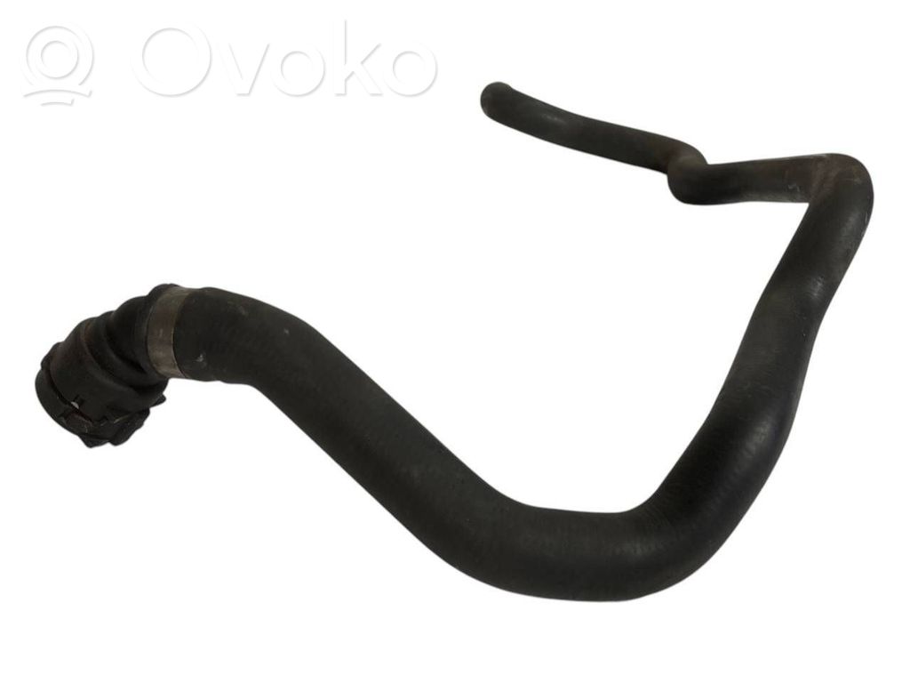 Caurulīte (-es) / šļūtene (-es)