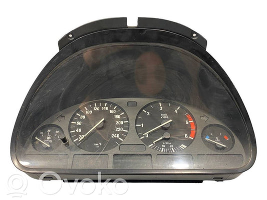 Speedometer (in the instrument panel)