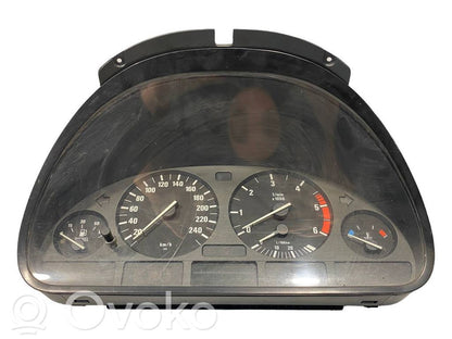 Speedometer (in the instrument panel)