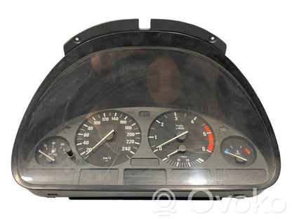 Speedometer (in the instrument panel)