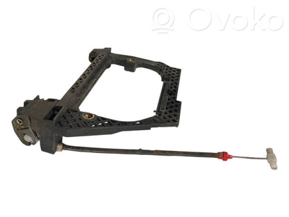 Aizmugurē turētājs / kronšteins ārējam atvēršanas rokturim