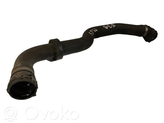 Caurulīte (-es) / šļūtene (-es)