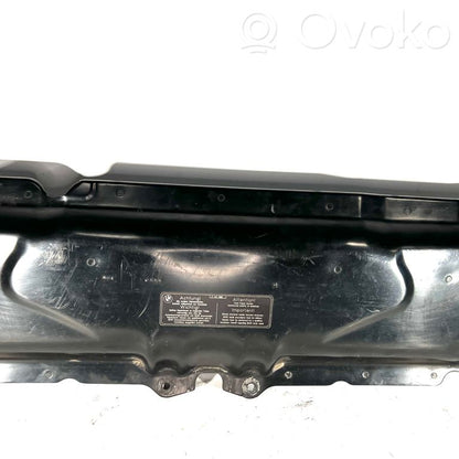 Radiatoru paneļa augšējā daļa (televizors)