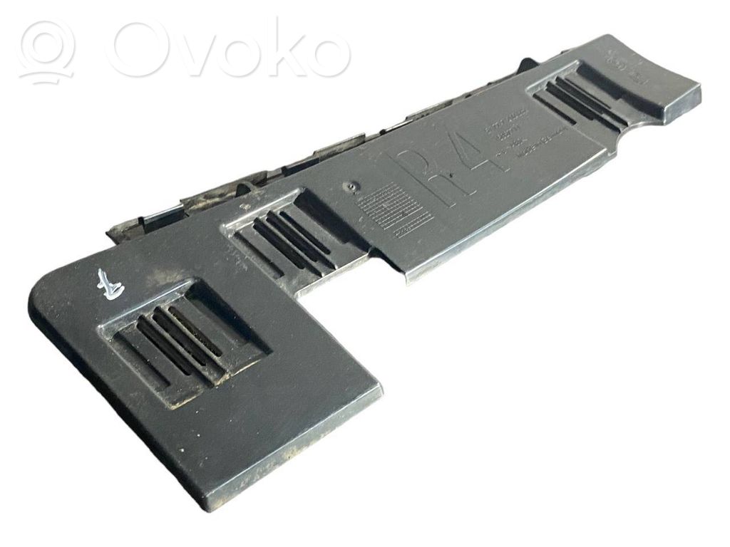 Rear bumper mounting bracket
